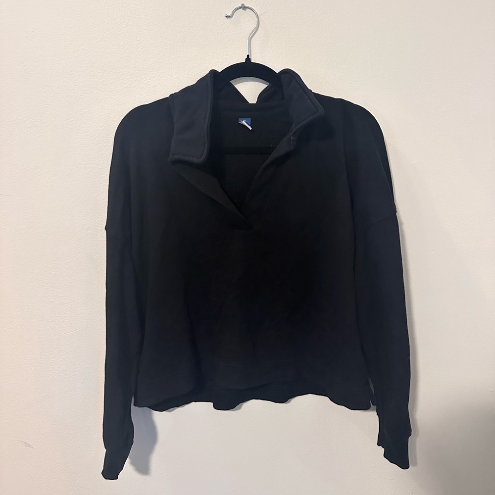 Old Navy Women's Cropped Black Pullover Sweatshirt